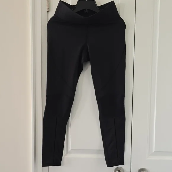 MICHI Classic Black Leggings Front Seam Detail Size M - Picture 1 of 5